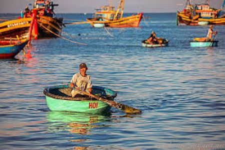 Jeep tour Mũi Né “Đồi Cát – Làng Chài – Suối Tiên -Dốc hoàng hôn – Lâu đài rượu vang – Tháp Poshanu”